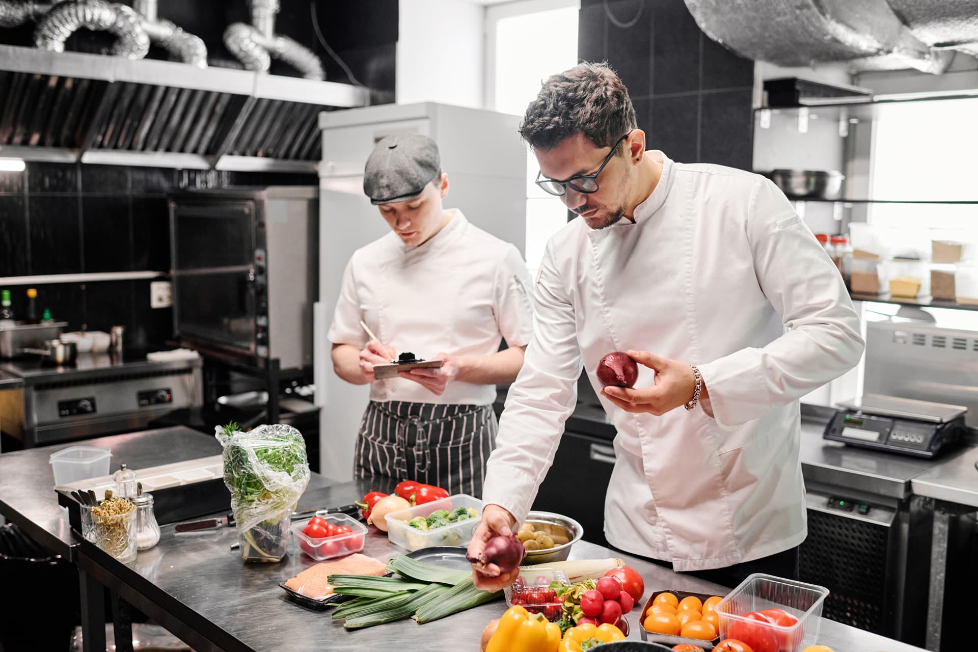 Ver trabajos de control de alimentos para la hostelería